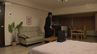 PPPD-933在公司酒會上錯過末班車的我，被詢問“要住我家嗎？”巨乳晚輩小惡魔的低聲細語。敗給睡衣露乳誘惑 多次SEX 月野香澄