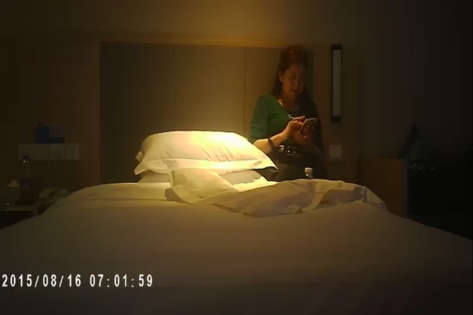 guochan91三个专搞朋友别人老婆的高手宾馆群聚会淫乱4P清晰