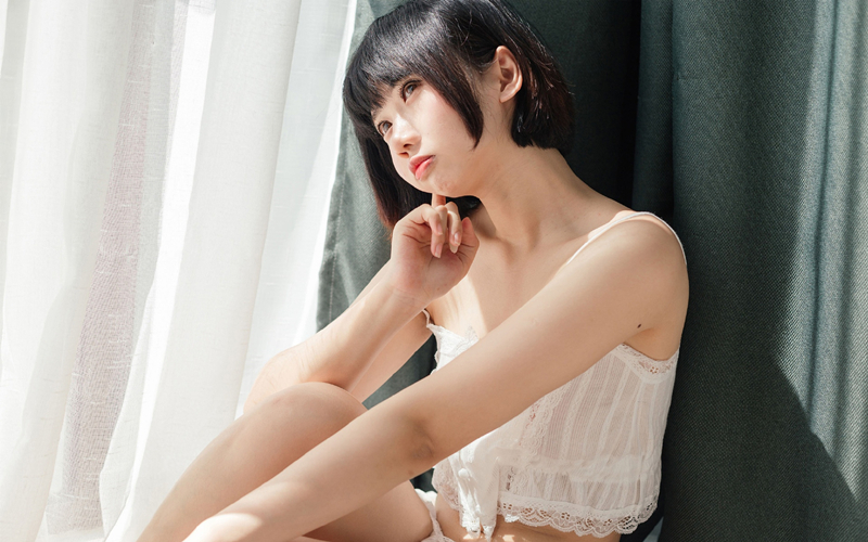 一线天无毛萌妹