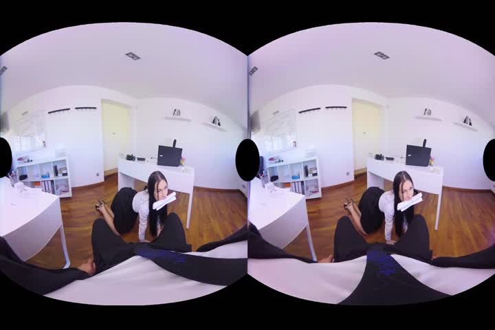 18VR Morgan Rodriguez And Gina Gerson Share Cock VR Porn50