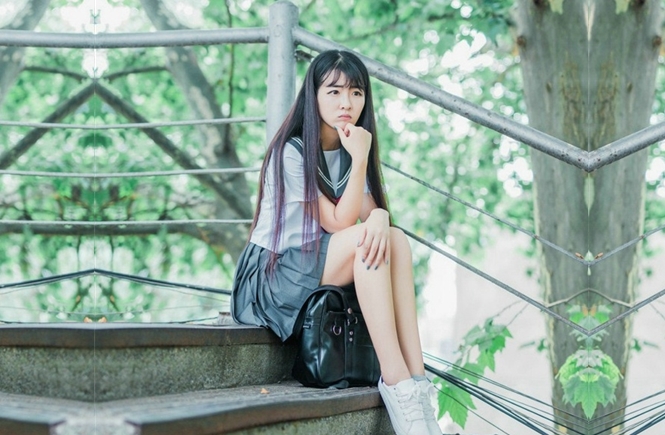 极品美乳18岁小萝莉胖子爱不释手插几下就要舔逼享受青春胴体爽翻