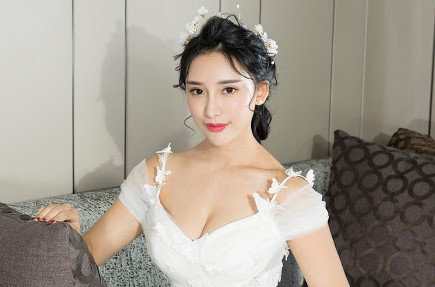 婚礼前模特身材新娘被前男友爆草