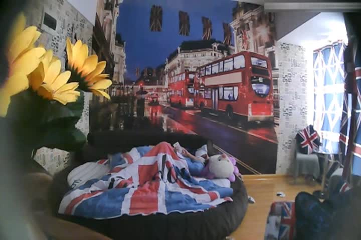 欧美风酒店年轻大学生情侣开房打炮肥臀女友很饥渴进屋就扒掉男友裤子吸舔肉棒搞硬坐上来猛搞叫声表情一流