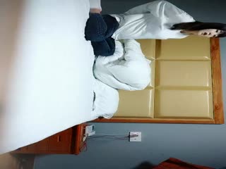 【小李精品探花】，眼镜小伙夜晚买春偷拍，大胸小姐姐，这对大白兔看着手感不错，激情啪啪共度销魂一刻好畅快