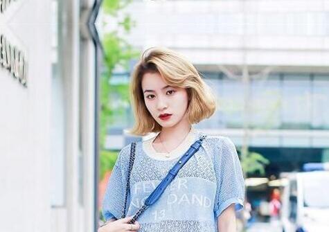 酒店约炮超漂亮的短发美少妇爆插内射