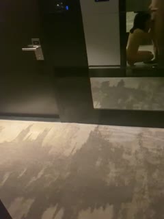 开着门为我口交，紧张刺激