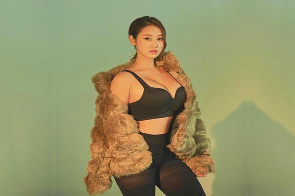 身高175CM温婉高挑良家美女话术不断终推倒阴道直通心灵