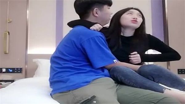 【网约】极品尤物气质女神街头约炮爆吃巨屌狂吸精