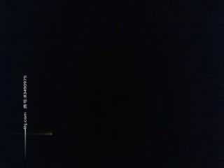 特別漂亮的皮嫩肉美女，警覺細