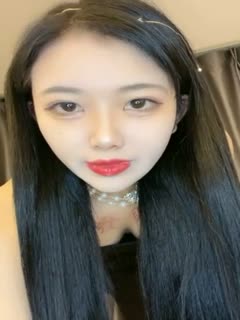 zb精神小妹为了男友开直播漏奶大秀