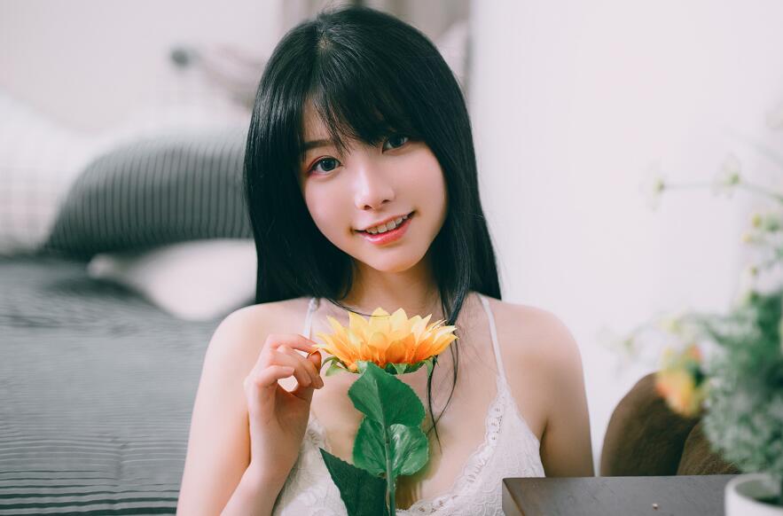 20岁大学生同居女友裸睡发骚被体育系男友爆草多次高潮