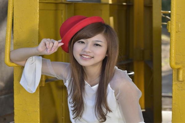 泡良达人人妻收割机最新力作荤素不忌每天换个新货来这骚逼今晚被干爽了