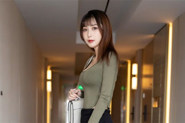 鸡巴粗大的楞哥啪啪极品巨乳良家美少妇逼逼肥嫩屁股够大草起爽歪歪