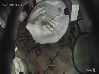 大白圆床房 周末约美乳娇嫩女友开房 睡得迷迷糊糊拽过来就爆操