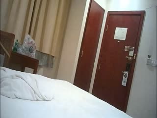 青春靓丽的大学美女假期为赚学费酒店兼职援交被身强体壮的客户干的太猛受不了了不想让他操了