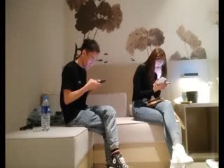 牛仔裤妹子直播啪啪~撸硬开干大力抽插猛操