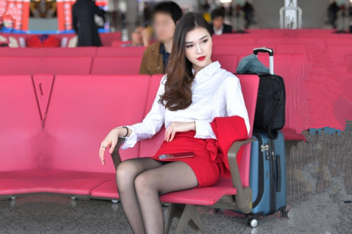 大款邀老铁草某航空极品空姐轮流干操完歇一会再干