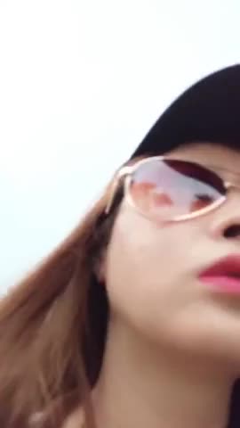 网红蜜桃q妹骚逼公园露出啪啪次数过多小怪兽数次掉出_HD