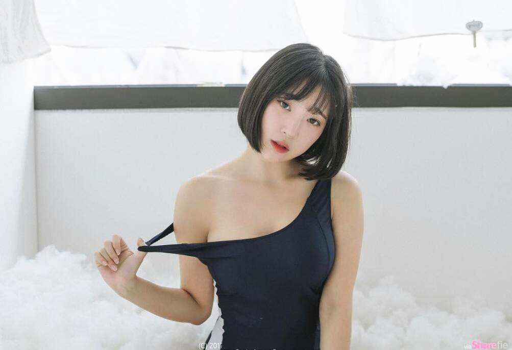 土豪重金约了个G杯爆乳外围女忍不住先玩了半天人家的极品豪乳才开干精液射到雪白肌肤上