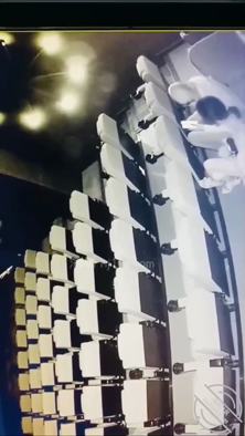 【快来吃瓜】电影院有红外摄像头！土豪包场带模特看电影没想到被保安看了土豪的专场！~