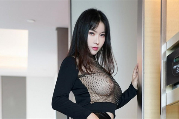 模特身材女仆装美少女现场调教