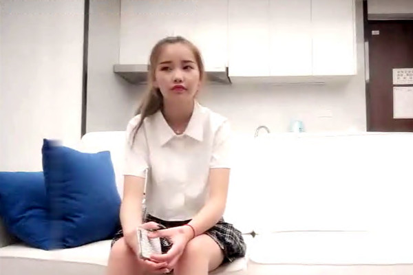 約個馬尾襯衣妹超近距離口交摸逼清晰可上位騎乘後入猛操打樁機