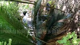 与上海女友野战时被路人威胁硬上