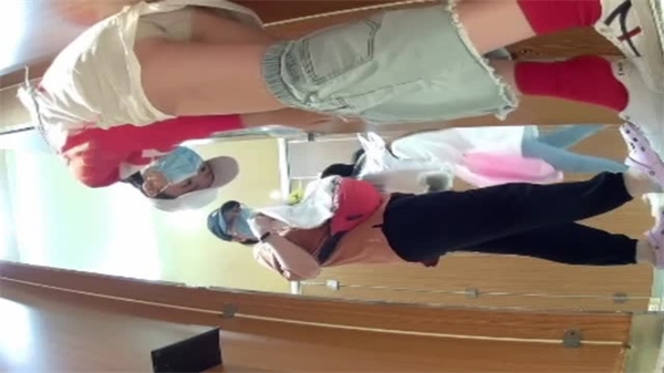 偷窥实录 极品素人厕拍爆操 高清无码后入狂干