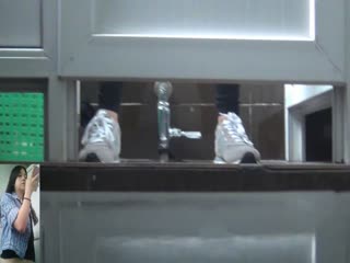 zipai#外站流出高校女厕近距离偷拍下课铃响妹子们排队嘘嘘