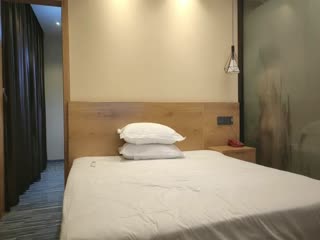 第一炮 2800网约极品 漂亮苗条小姐姐 肤白美乳