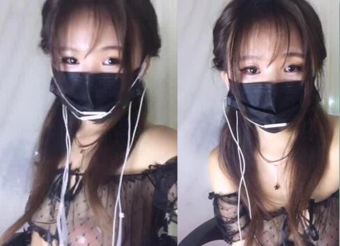 手机直播精品福利主播萌态尤物艾希10黑色蕾丝情趣诱舞淫语道具疯狂抽插把自己搞喷还问哥哥射没射_