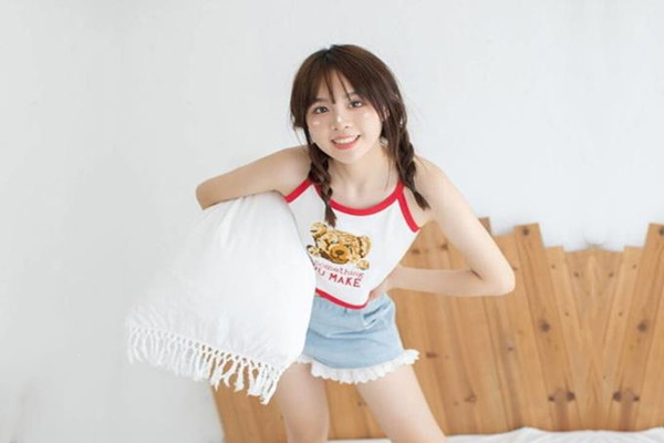 小情侣00后家中今夜探索性爱奥秘抠逼口交花样多小美女高潮好几次爽了