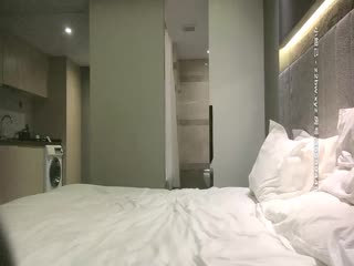 高价约大圈外围美女，20岁身材满分腰细胸大，这美女干的太爽