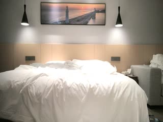 约个清纯甜美00后美少女超嫩美穴流出白浆幸福小哥让人羡慕