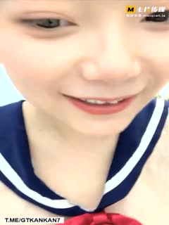 极品大奶妹在浴室脱掉学生制服摸b 假JJ自慰抽插！（1）