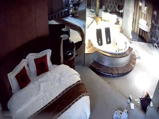 套房丰满闷骚眼镜妹与小青年啪啪啪用唾液润滑说逼有味就别吃了连干2炮眼镜妹叫的太骚搞笑淫荡