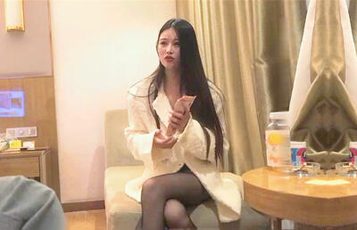 高颜值极品性感包臀裙妹子开档黑丝特写后入猛操