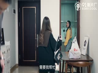 今天把小骚妹带回家，换上开档丝袜直接开干，表情真淫荡