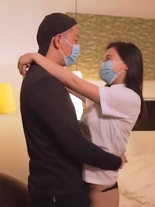 奶淫嘴荡情人节-国产AV巨作