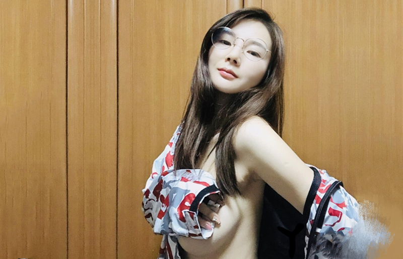 推特瑜伽女神甲乙丙丁实打实教你练出极品身材以及怎样排出更好看的照片