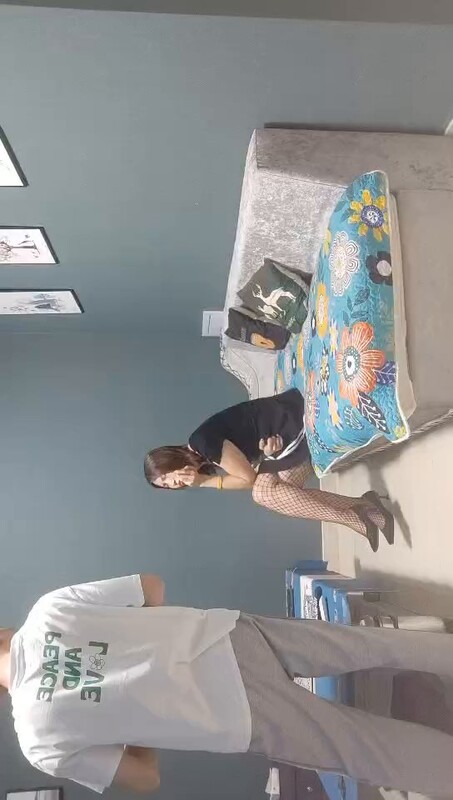 小狐狸娱乐御姐黑丝骚货！镜头前猛操大屁股后入狂干