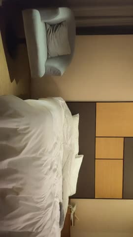 【哥现在只是个传说】现金支付外围骚女，开档丝袜舔逼吃大屌，主动骑乘位大屁股猛坐 new