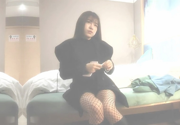 高端小模特大圈高颜值黑色网袜美腿S型身材超棒小哥尽情输出搞得妹子瘫软