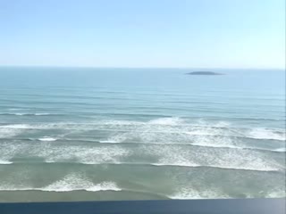 逼逼粉嫩少妇海景房双人啪啪 穿上黑丝足交69口交阳台后入