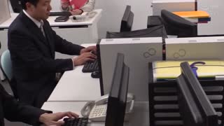 被女上司拖去旅館住同房 持續追擊中出在辦公室也成為性奴隸的逆NTR 永井瑪麗亞 HODV-21482