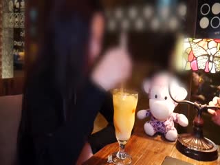 国产小青蛙10月新作背着老公红杏出墙的淫妻玩SM3P对白精彩