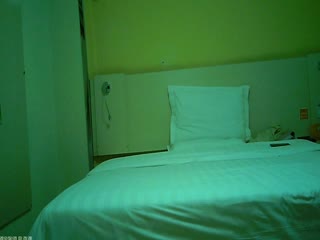 佛爷 佛爷约操美容院老板娘第7部各种道具出动连续高潮8次说：快被你榨干了大鸡巴顶到肺了我是骚货