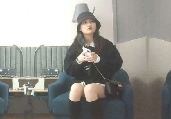 抖音网红女主播深夜兼职外围女神场场精彩神似王鸥大长腿女神打桩机的目标就是操哭她