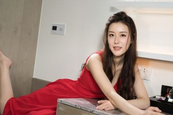 火爆全网嫖妓达人金先生高颜值小太妹李英恩玩SM调教