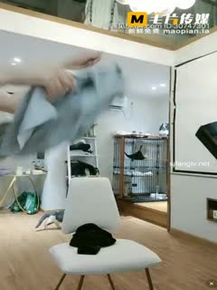 颜值巨乳主播露性感大奶~疯狂挑逗抚摸美乳！